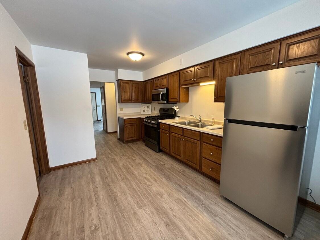 33 W Klubertanz Dr #1 - Photo 3 of 16