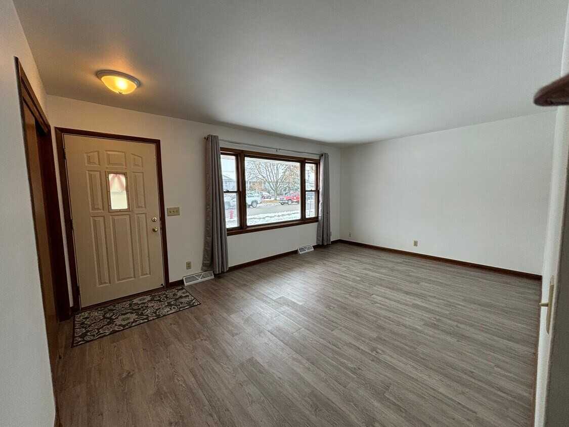 33 W Klubertanz Dr #1 - Photo 7 of 16