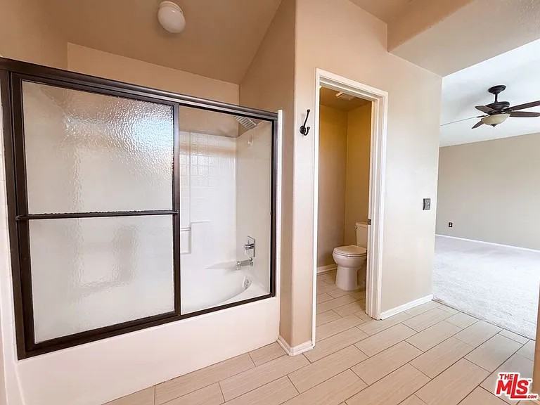5539 Avenue L6 - Photo 4 of 6