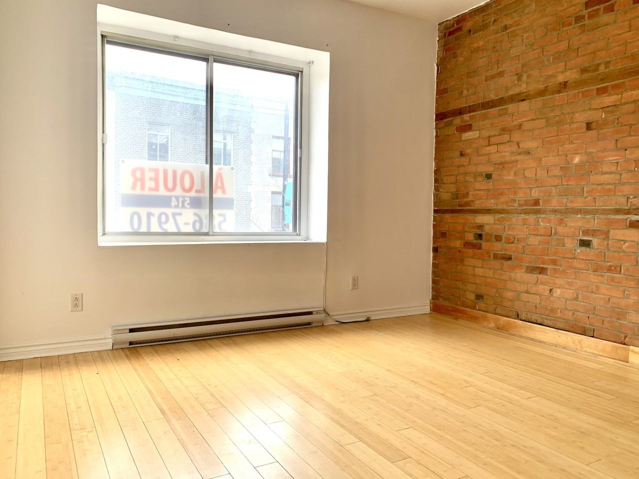 1047 Mont-Royal East 2F - Photo 3 of 8