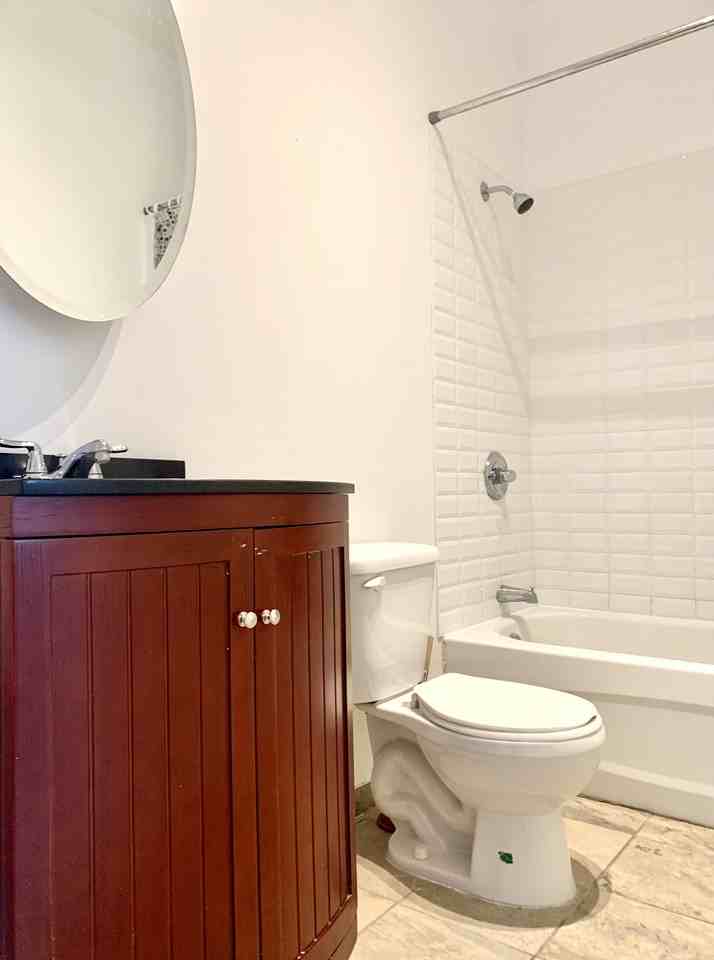 1047 Mont-Royal East 2F - Photo 5 of 8