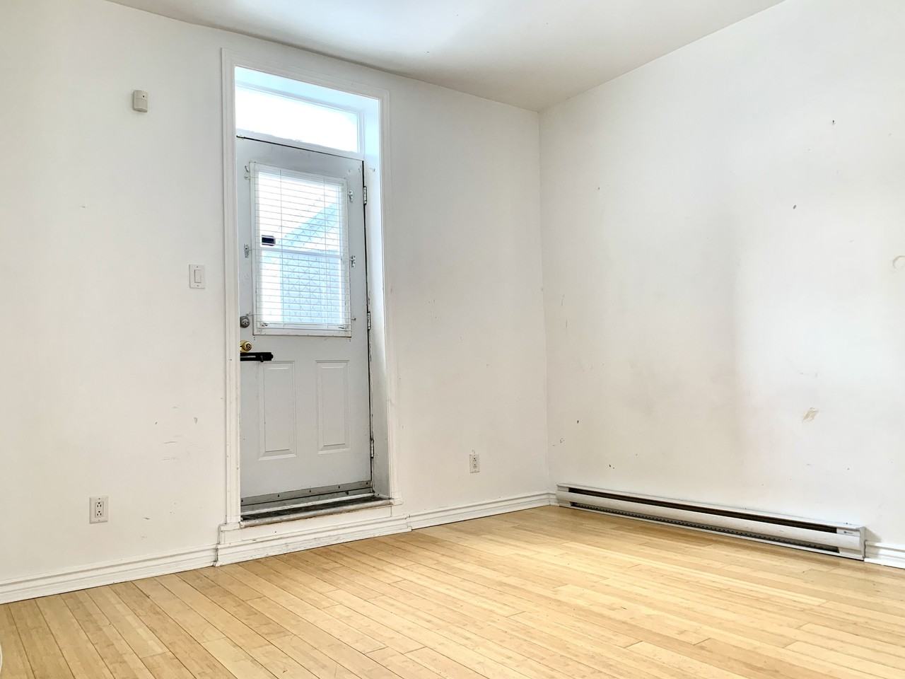 1047 Mont-Royal East 2F - Photo 7 of 8