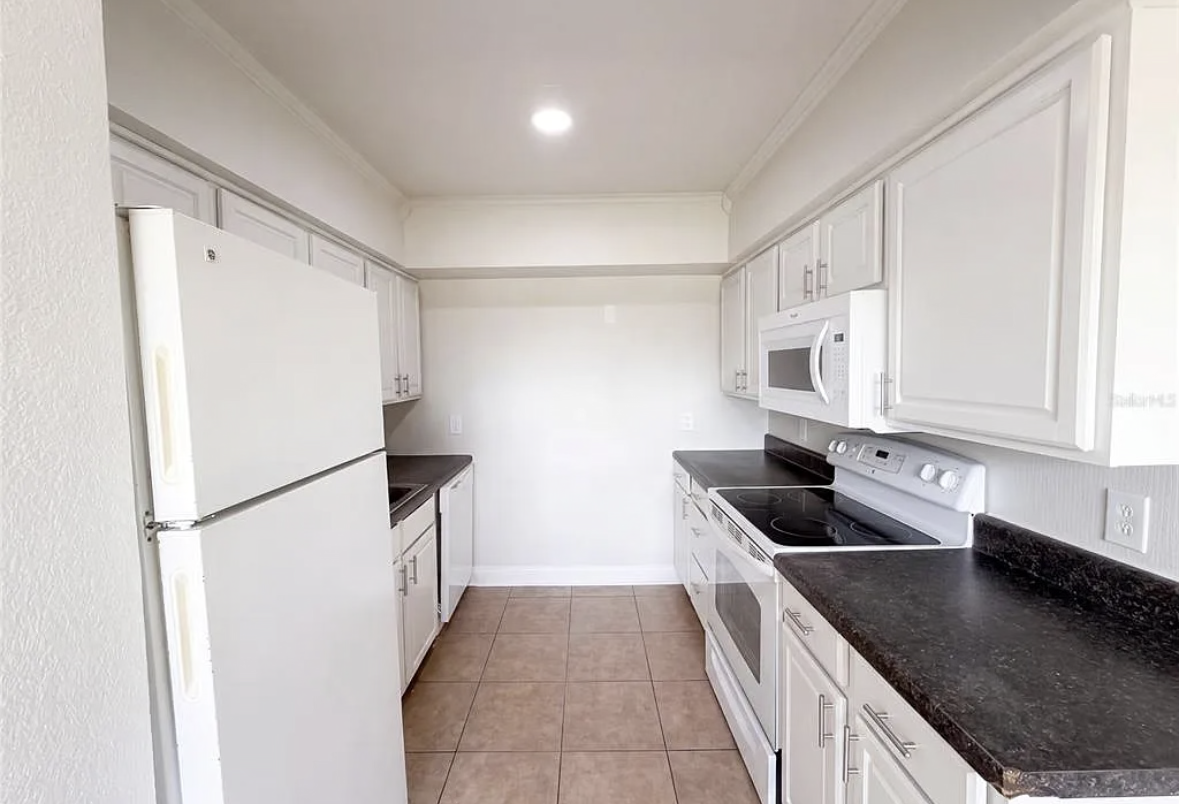 3225 Cleveland Heights Boulevard - Photo 5 of 8