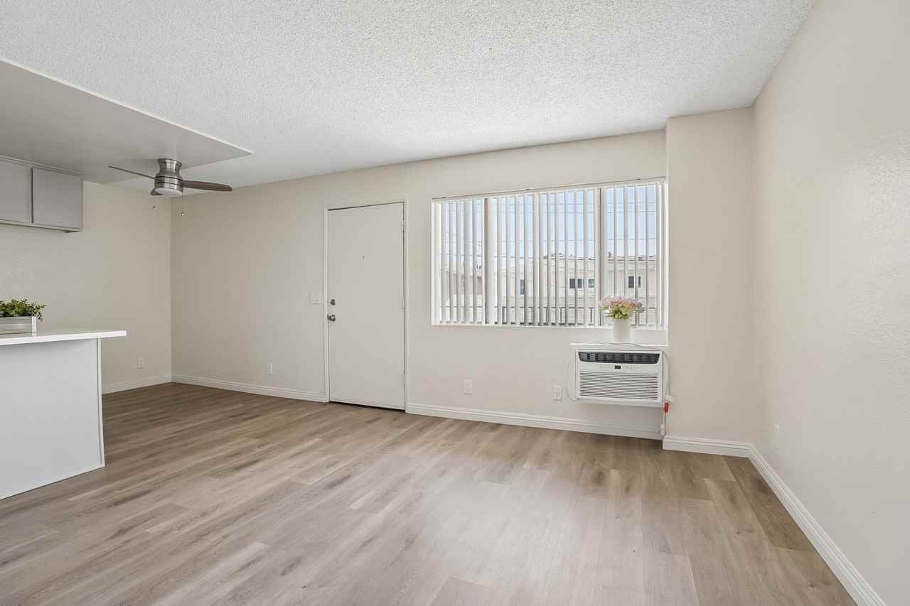 Lake Street Apartments - Photo 7 of 31