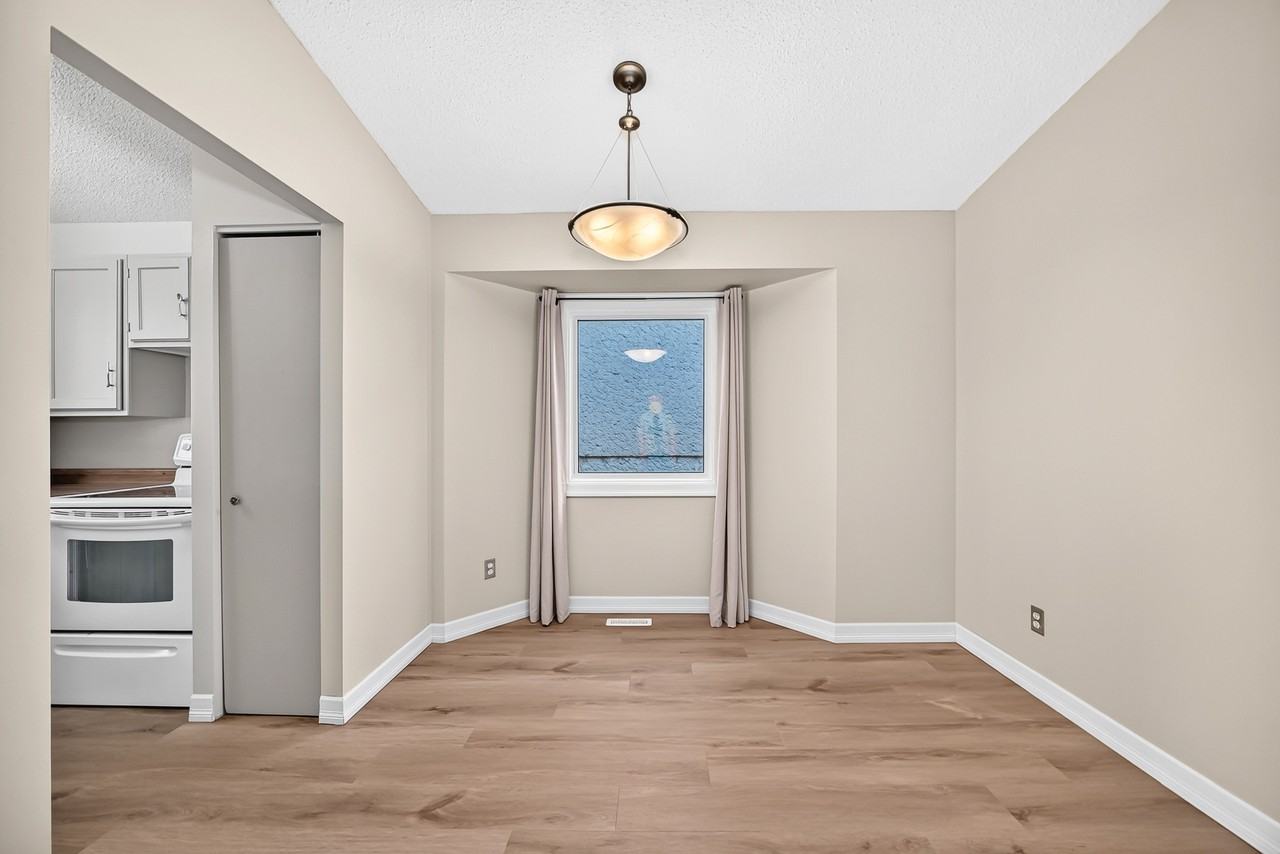 226 Devonshire Dr - Photo 3 of 25