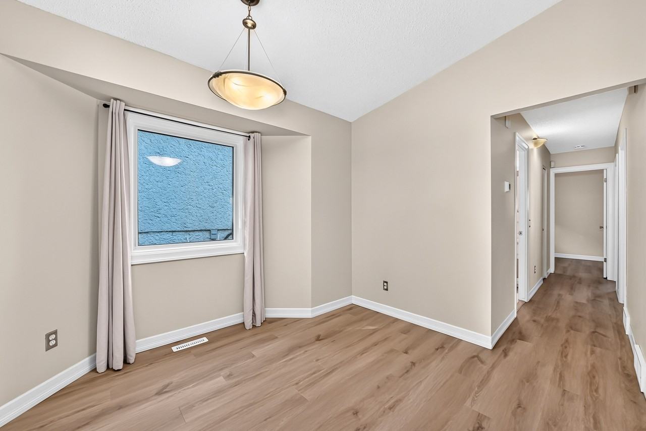 226 Devonshire Dr - Photo 4 of 25