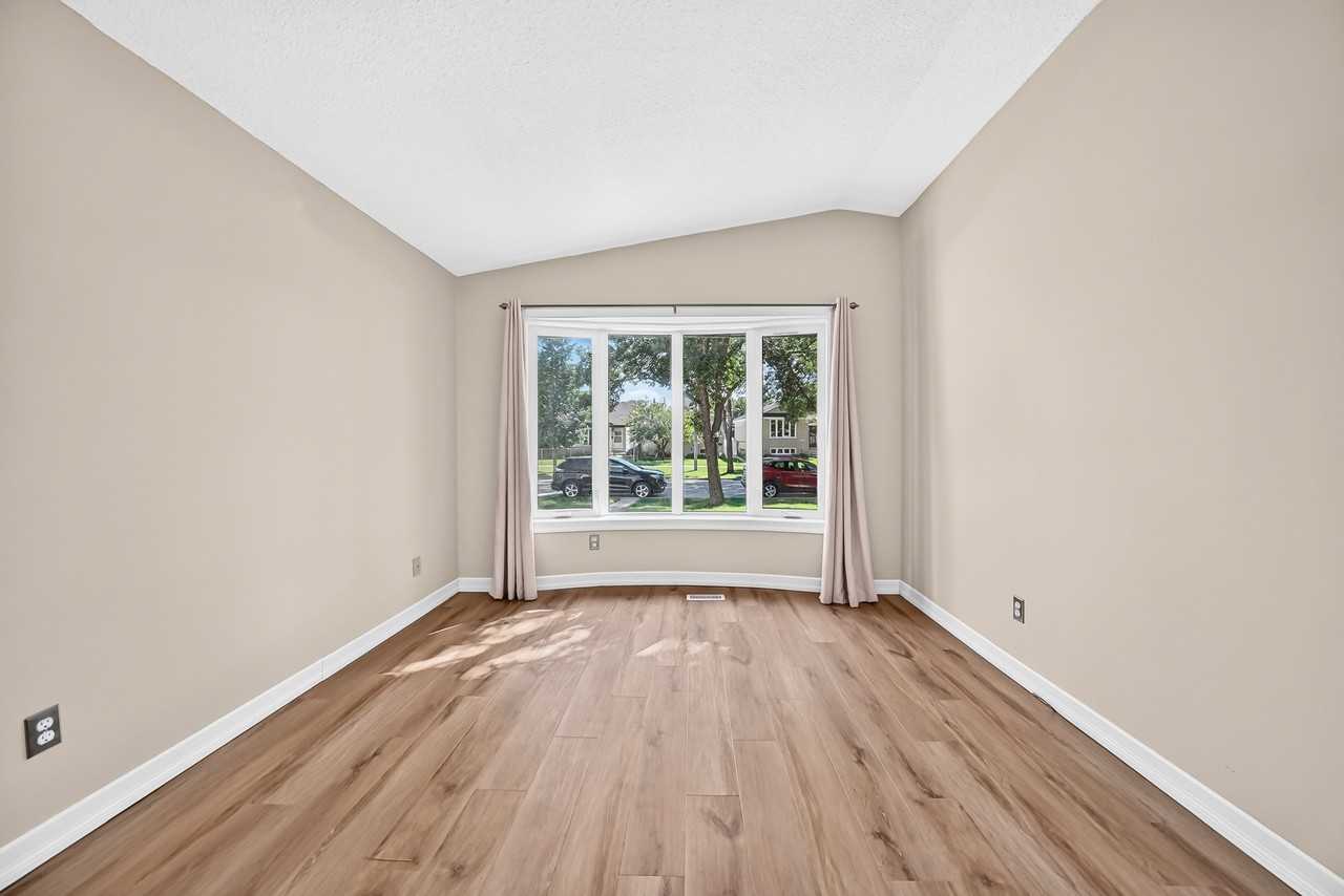 226 Devonshire Dr - Photo 6 of 25