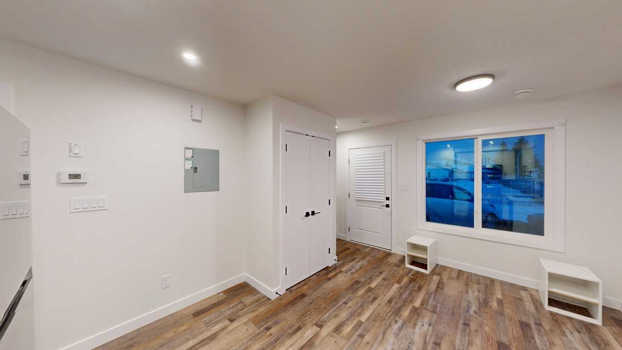 12451 Grdn-12451 47 Street Nw - Photo 5 of 13