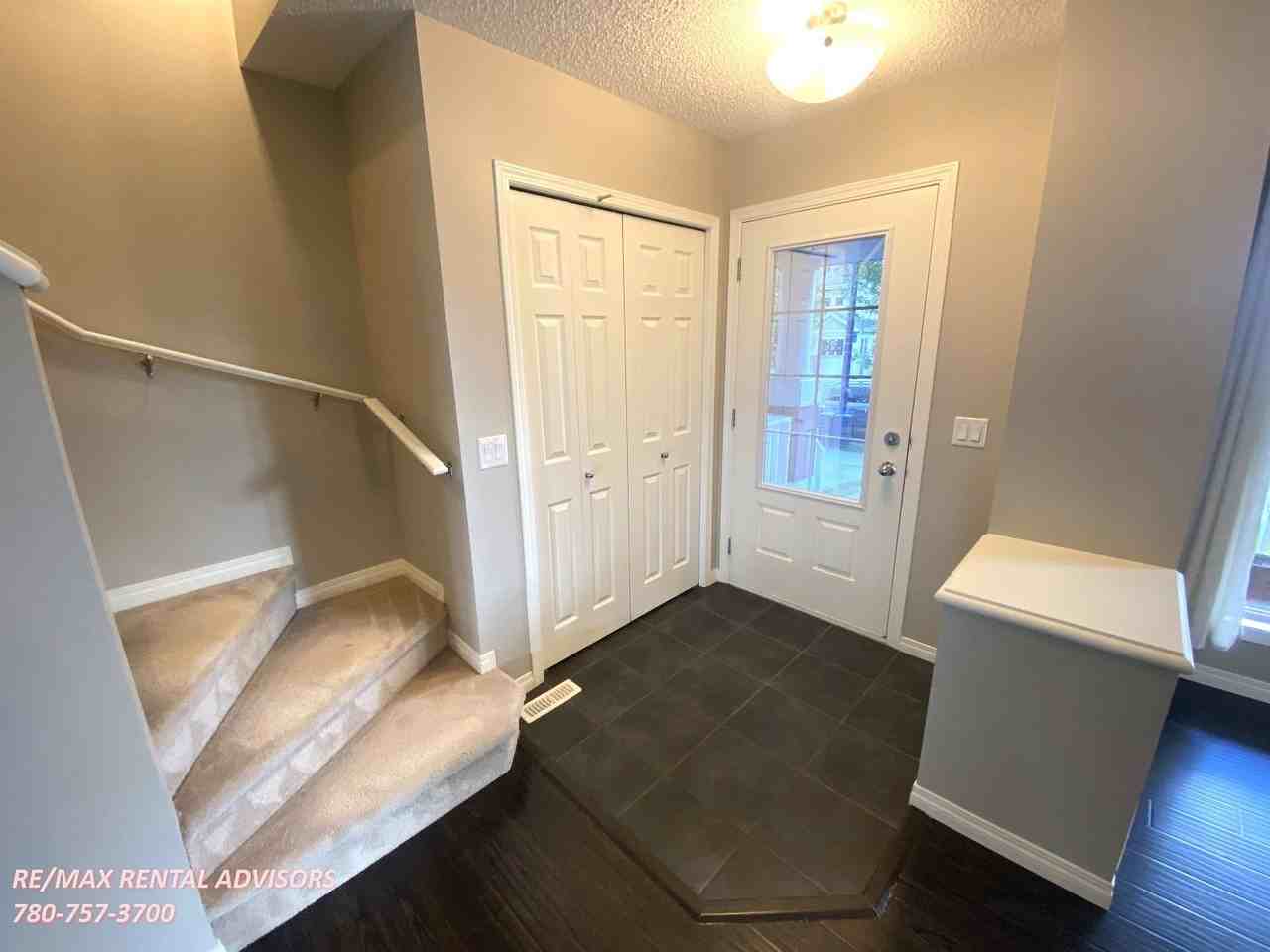 7503 22 Ave Sw - Photo 2 of 28