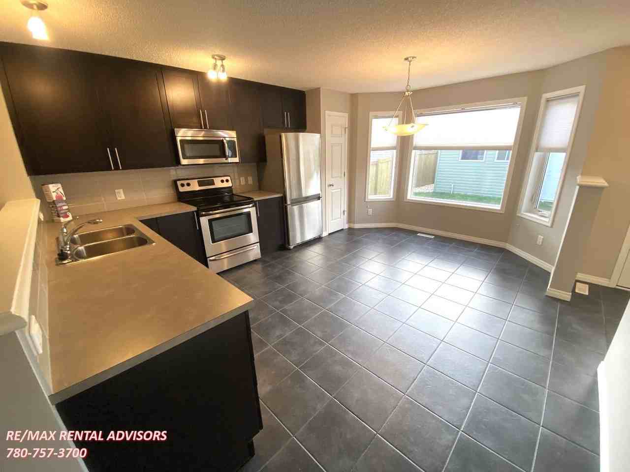 7503 22 Ave Sw - Photo 4 of 28