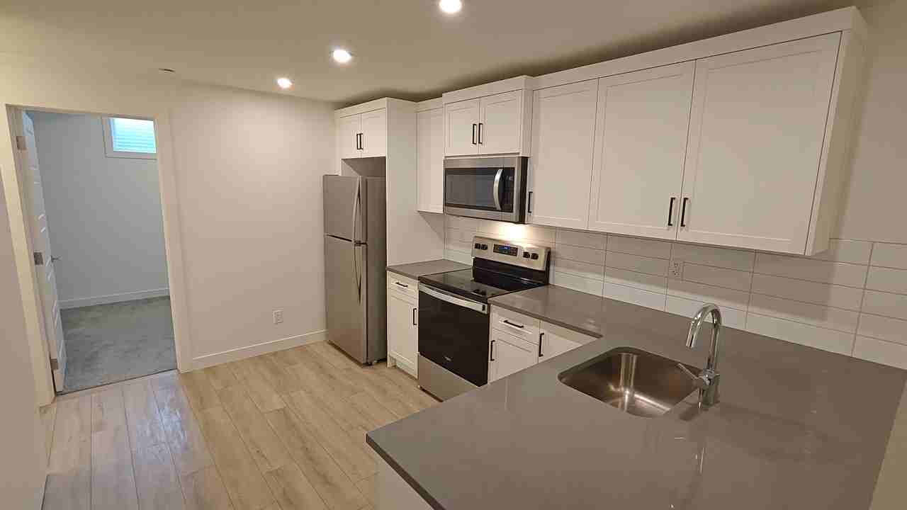 332 Hotchkiss Dr Se - Photo 5 of 14