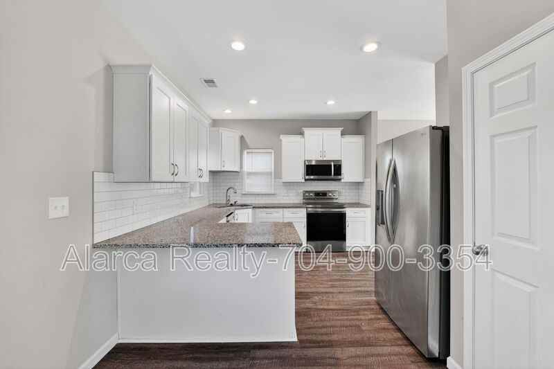 425 Centerfield Dr - Photo 3 of 19