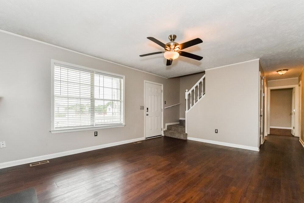 401 Shadylake Dr - Photo 5 of 17