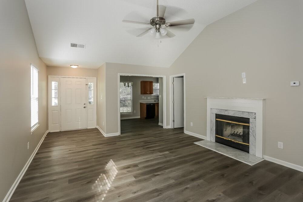 10424 Brawley Ln - Photo 6 of 16
