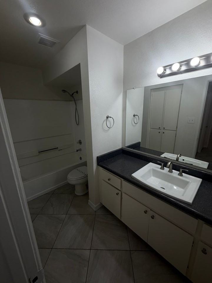 Mission Springs Apartment - Photo 6 of 22