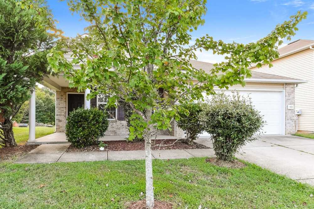 833 Creek Oak Dr