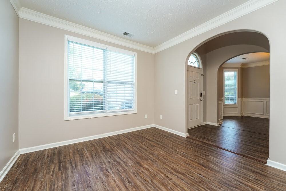 215 Greenland Dr - Photo 5 of 17