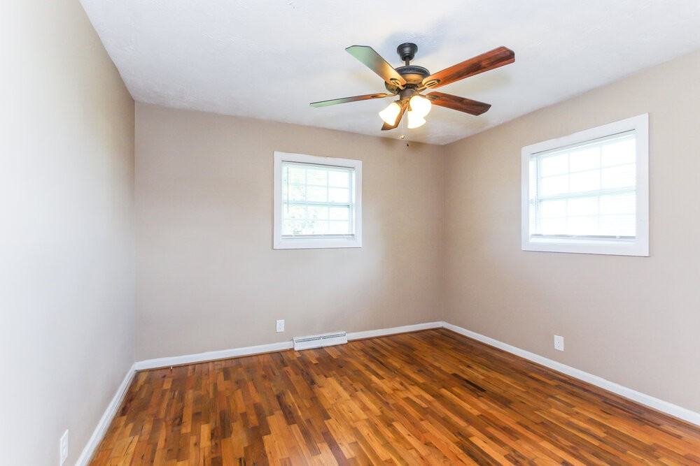 913 5th Way - Photo 7 of 16