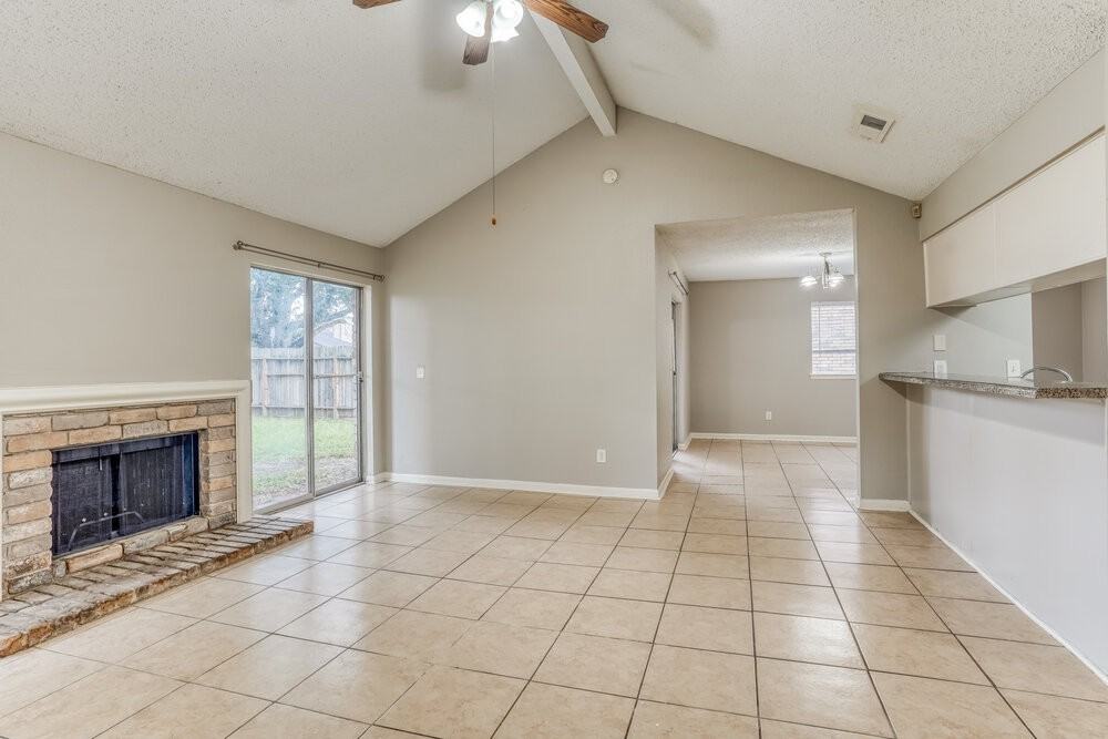 19523 Elmtree Estates Dr - Photo 4 of 16