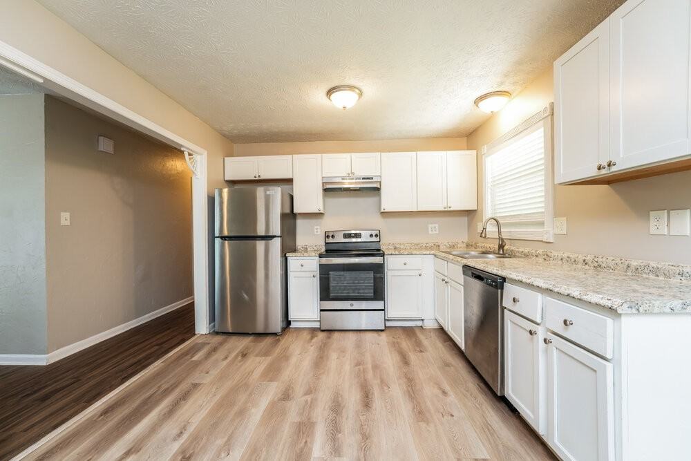 303 Mercer Dr - Photo 7 of 16