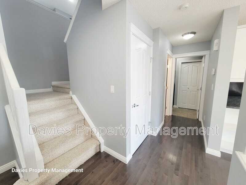 1020 118a St Sw - Photo 5 of 46