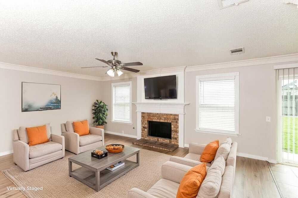 7027 Glenshire Dr - Photo 7 of 20
