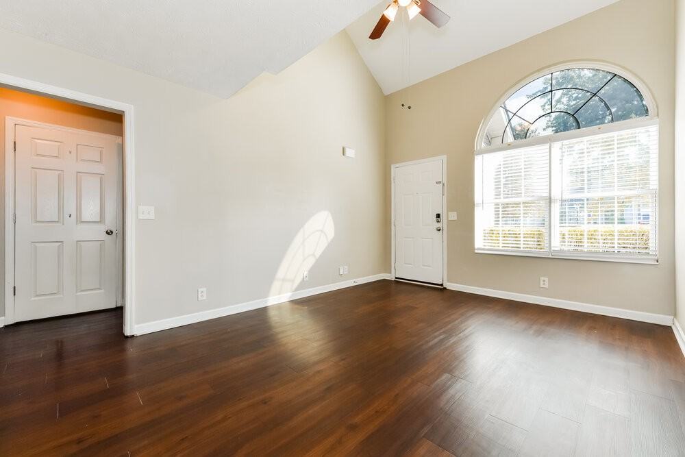 5082 Cornelius Dr - Photo 5 of 17