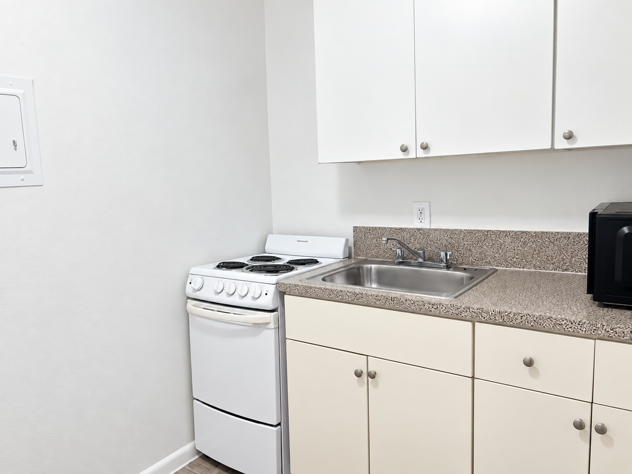 Centrally Located Gated Property Just Outside of Downtown Miami - Photo 6 of 27