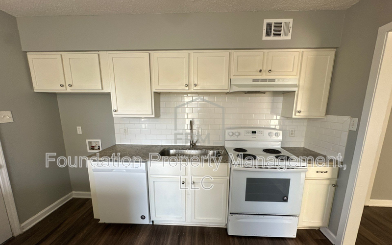 3366 Eastport Cv - Photo 3 of 19