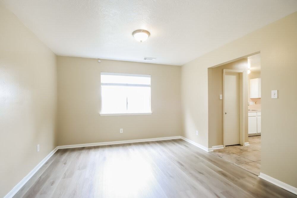 19839 Arrowsmith Dr - Photo 6 of 17
