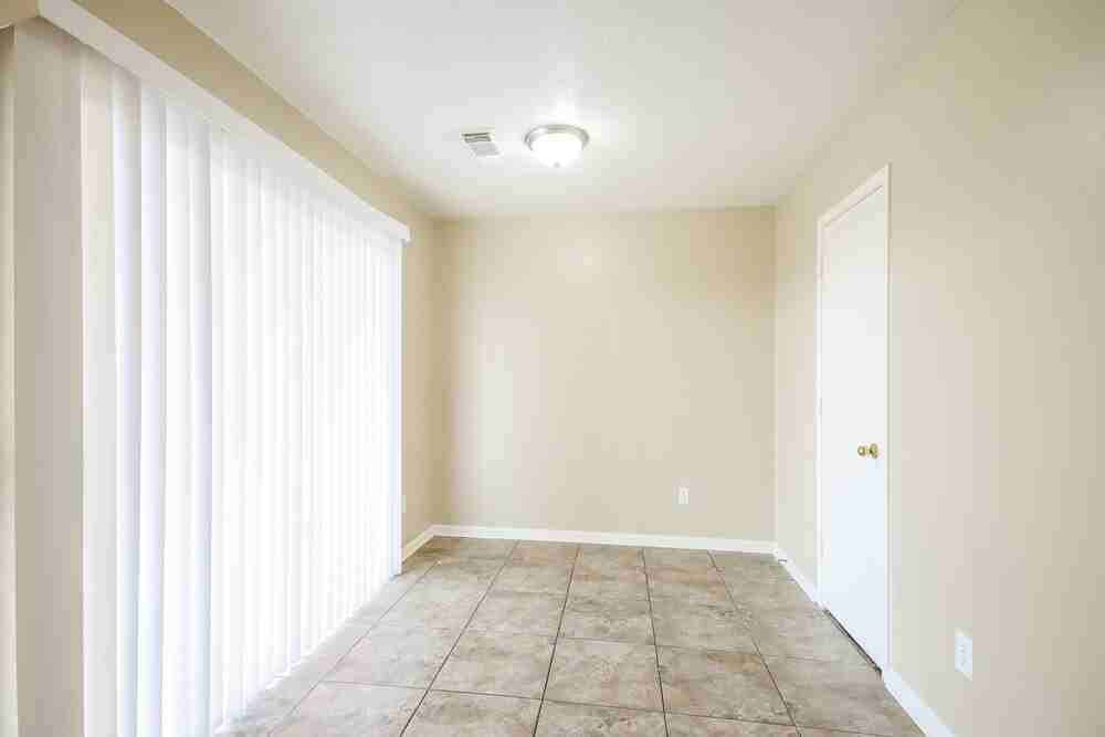 19839 Arrowsmith Dr - Photo 7 of 17
