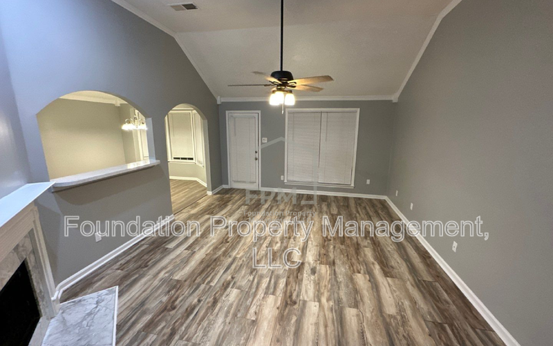 428 Bruins Trce - Photo 6 of 18