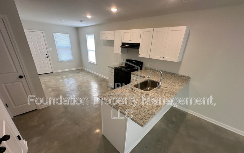 2510 Sl Henry St - Photo 3 of 10