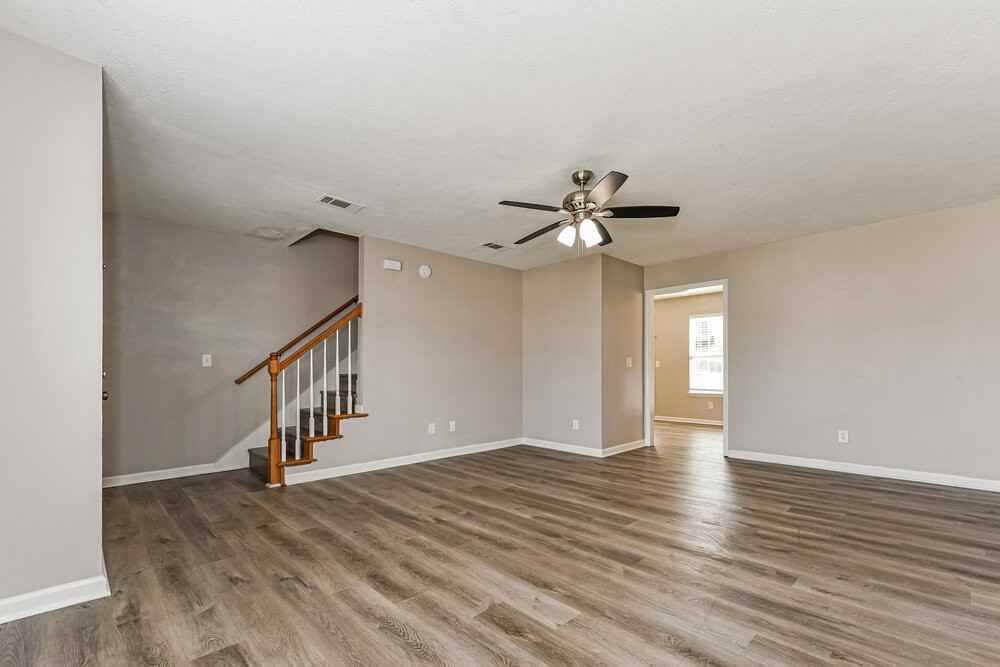 1103 Phelissa Dr - Photo 4 of 17