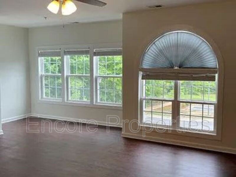 2608 Pennoak Way #H - Photo 2 of 9