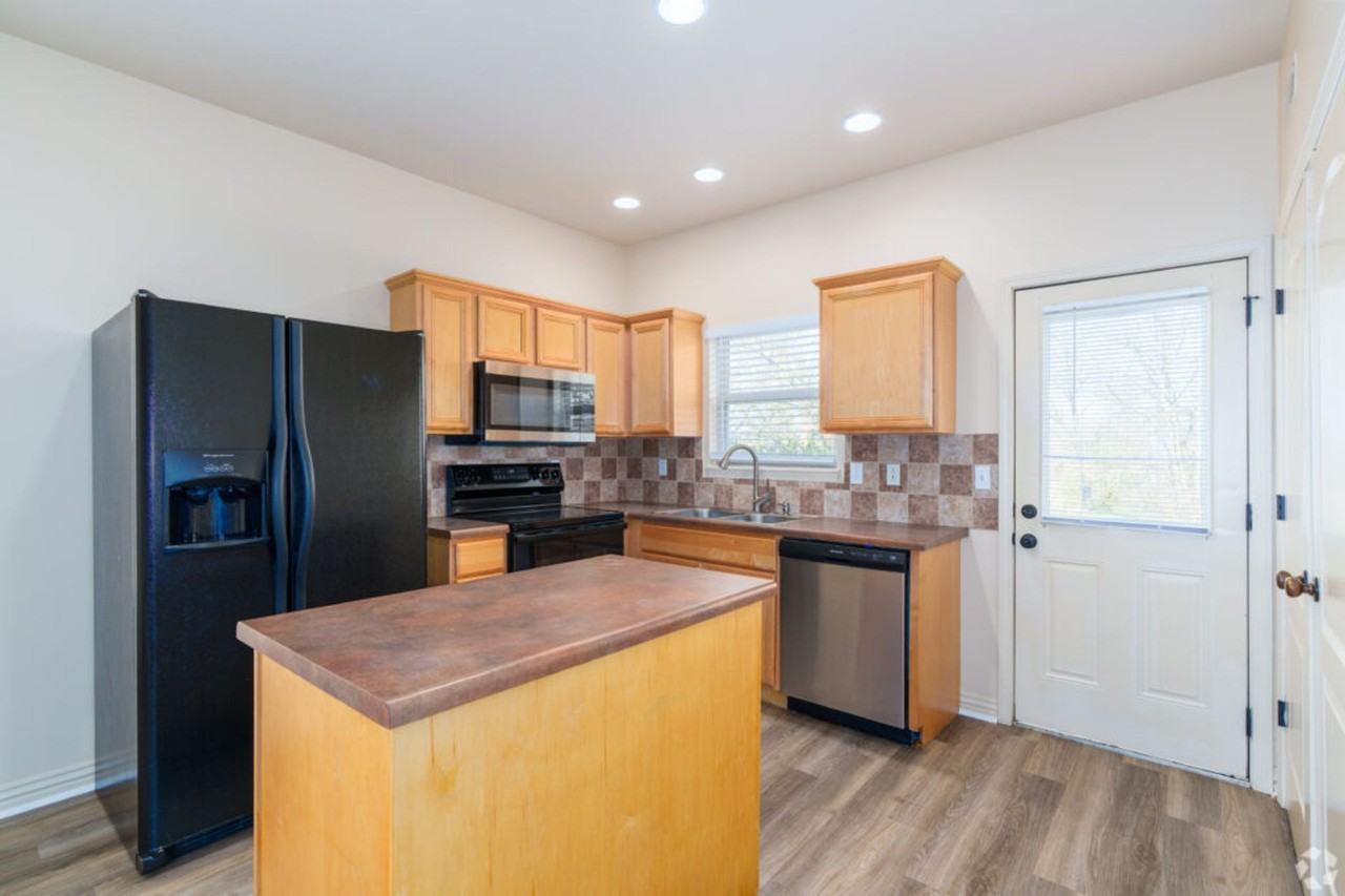 Jenne Hill Townhomes & Seasons Brook Estates - Photo 7 of 50