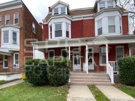 featured image of 233 W Jackson St