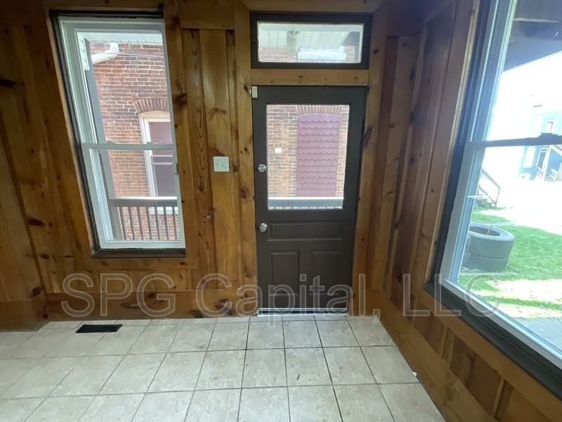 233 W Jackson St - Photo 2 of 10