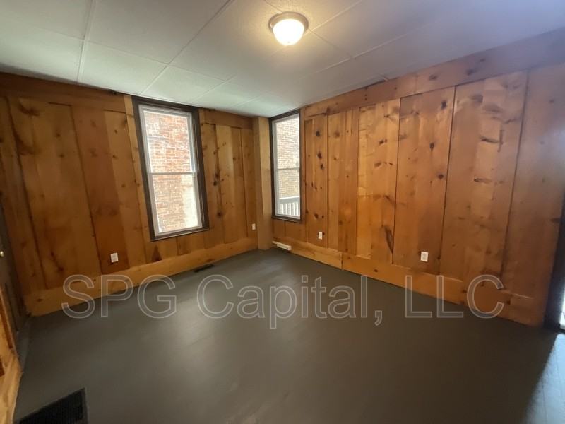 233 W Jackson St - Photo 6 of 10