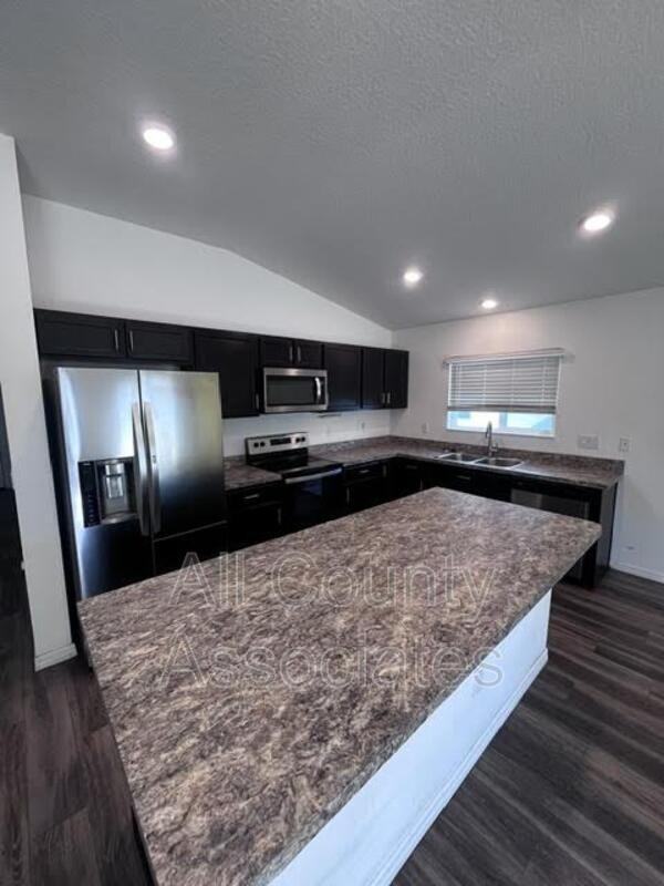12542 Achasta Blvd - Photo 4 of 50