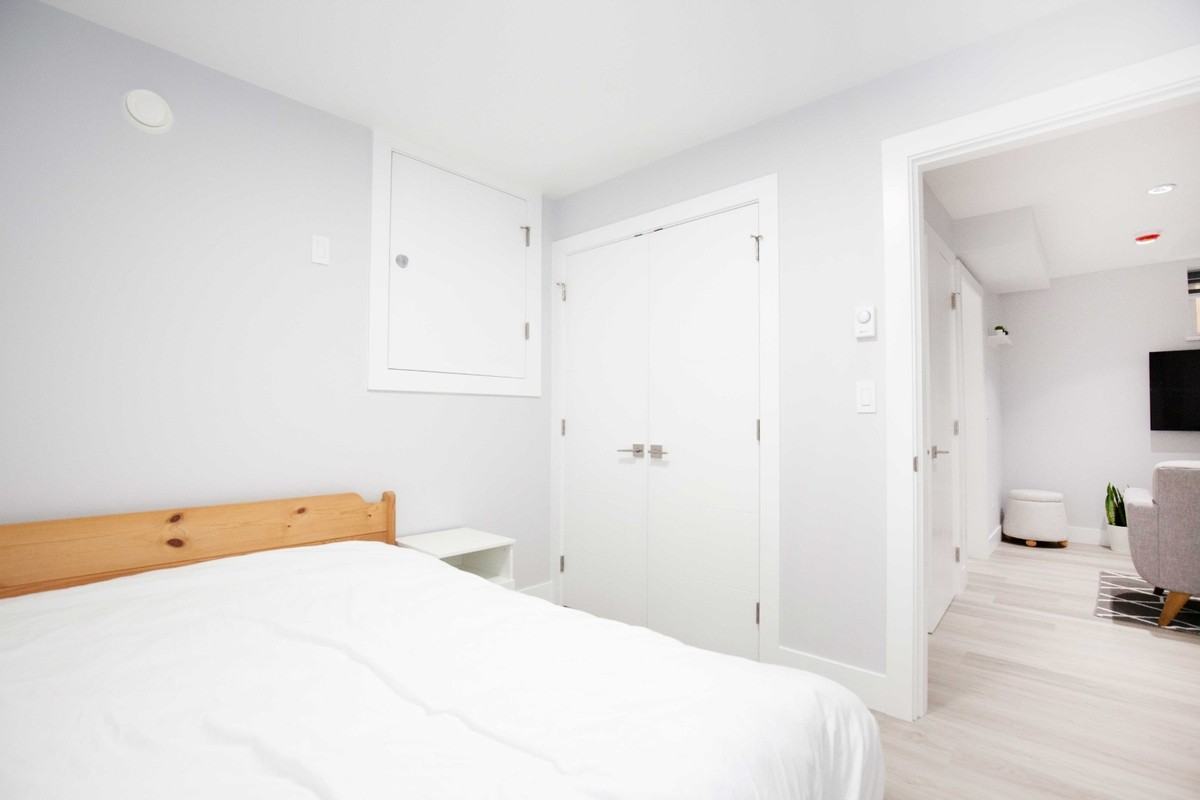 2221 East 1st Avenue - Photo 5 of 11