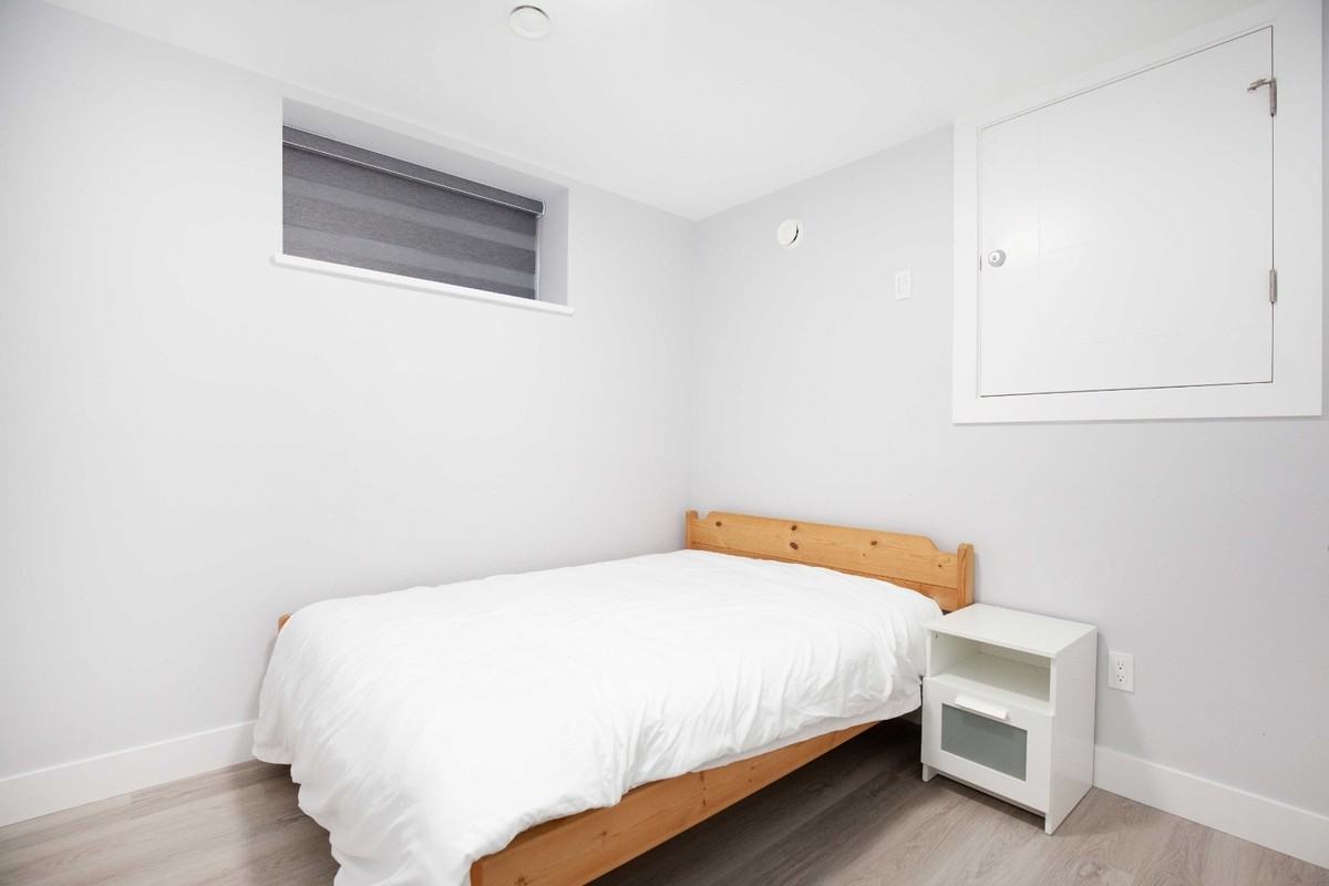2221 East 1st Avenue - Photo 4 of 11