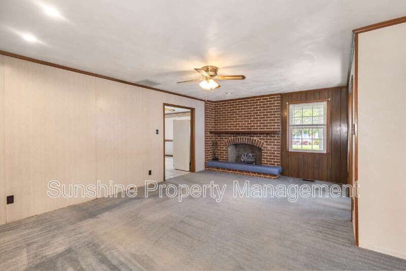 512 Winwood Dr - Photo 7 of 10