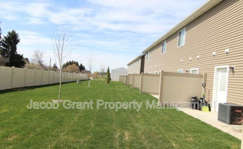 139 Lincoln Dr #139 - Photo 7 of 8