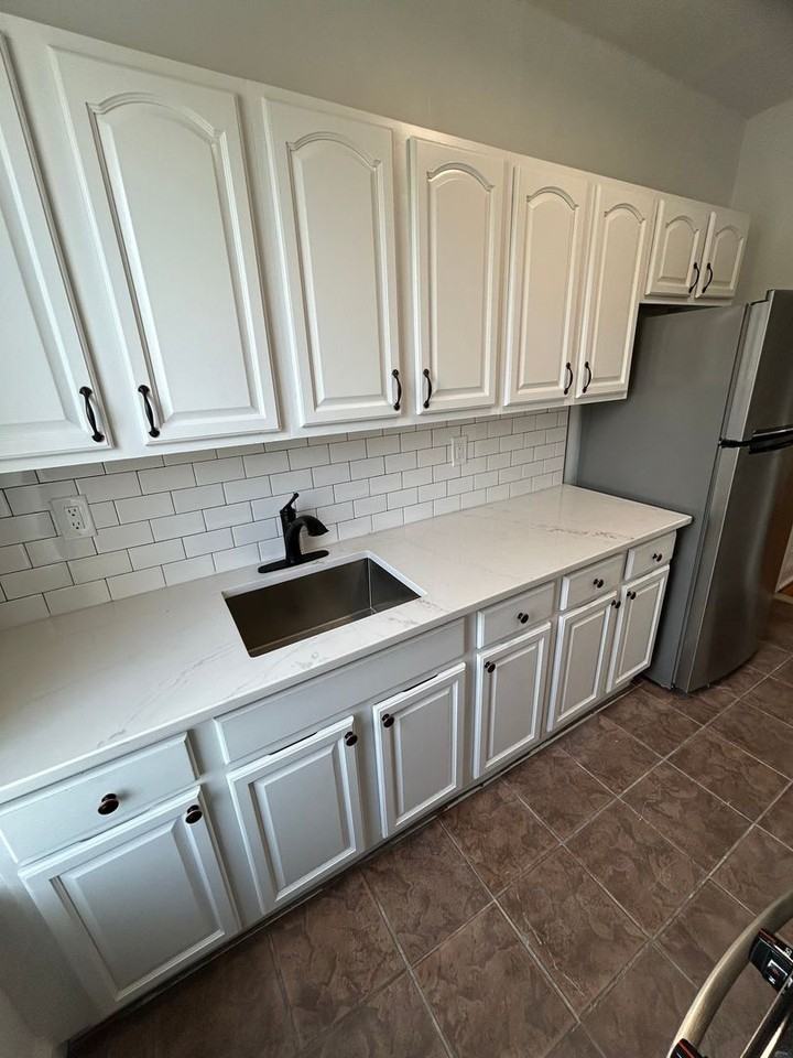 300 Elm Place - Photo 3 of 20