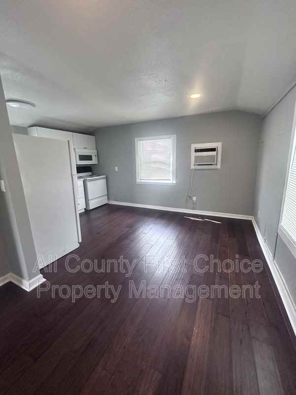 5475 42nd St N #1 - Photo 2 of 10