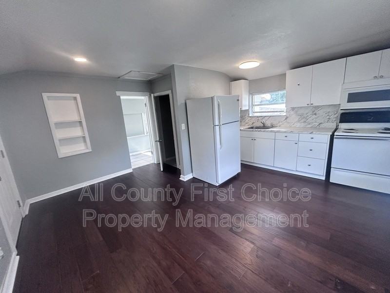 5475 42nd St N #1 - Photo 5 of 10