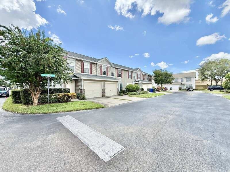 8006 Thoroughbred Loop - Photo 4 of 50