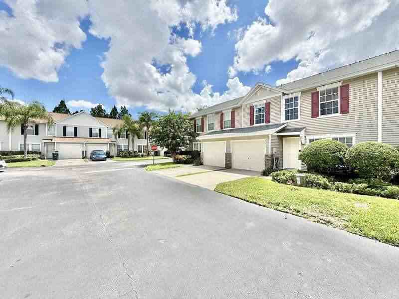 8006 Thoroughbred Loop - Photo 6 of 50