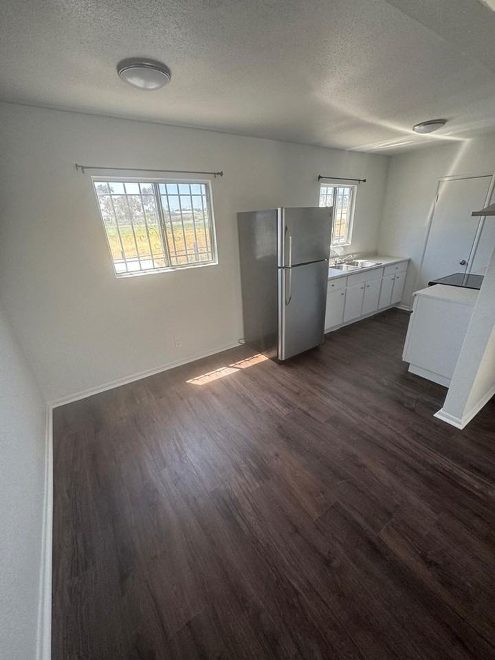 11710 S Budlong Ave - Photo 7 of 39